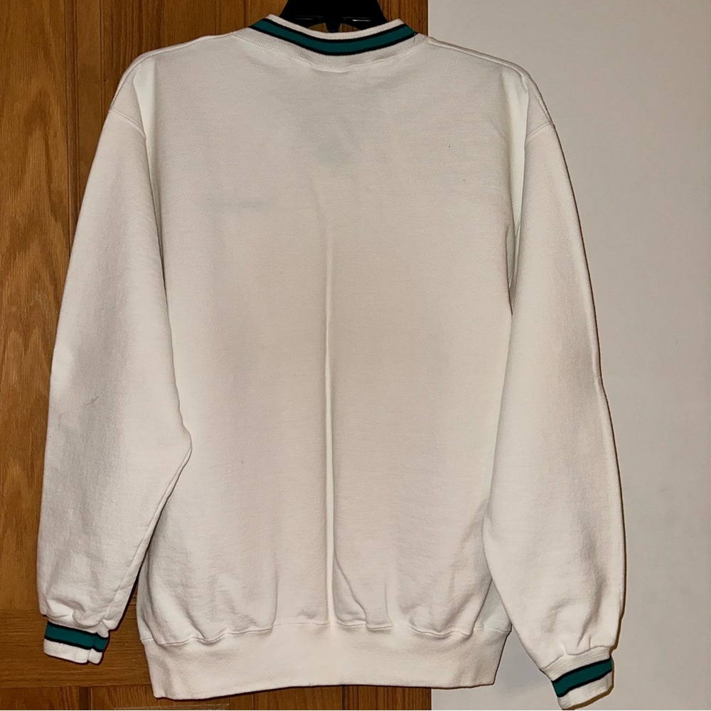 New Sweatshirt from Delta Dental X-Large 80% cotton 20% polyester, V-neck. - Picture 2 of 3